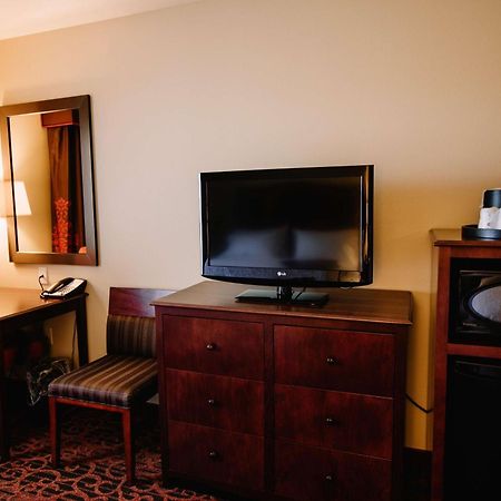 Hampton Inn & Suites Minot Esterno foto