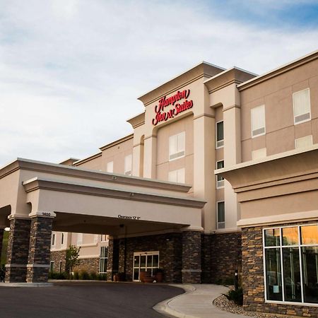 Hampton Inn & Suites Minot Esterno foto