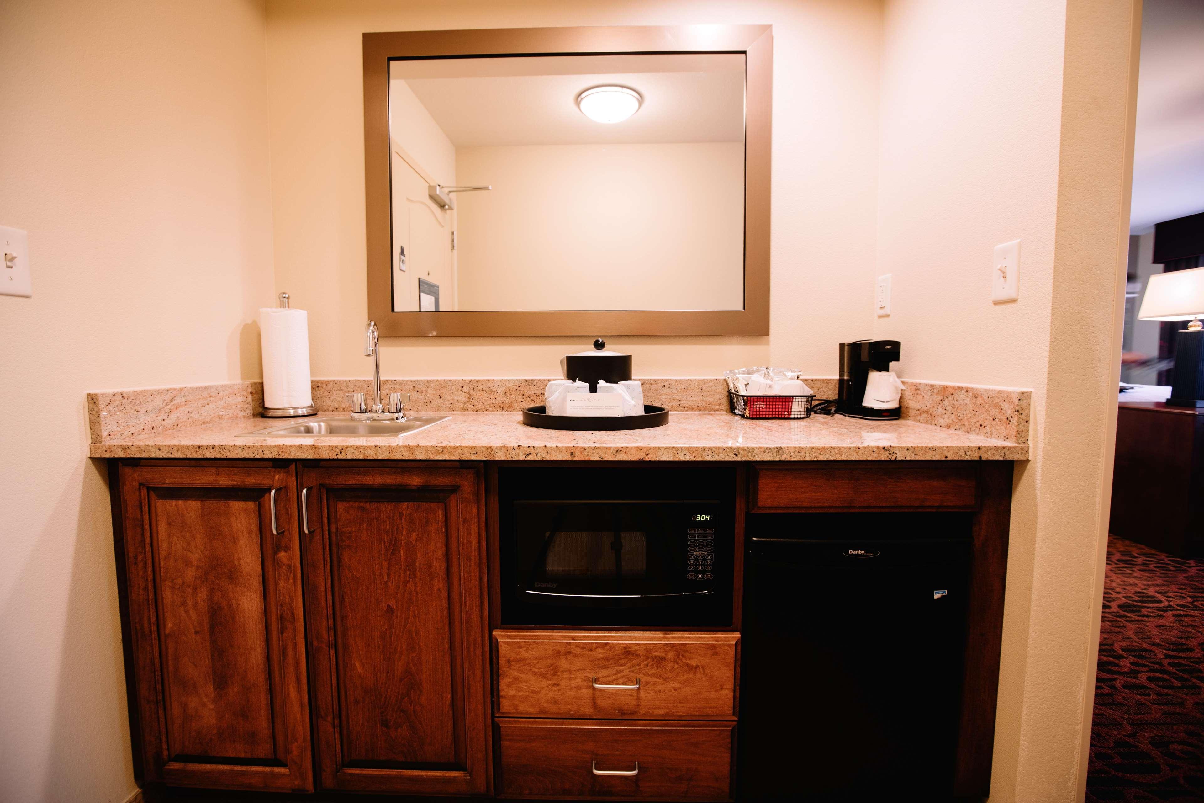 Hampton Inn & Suites Minot Esterno foto