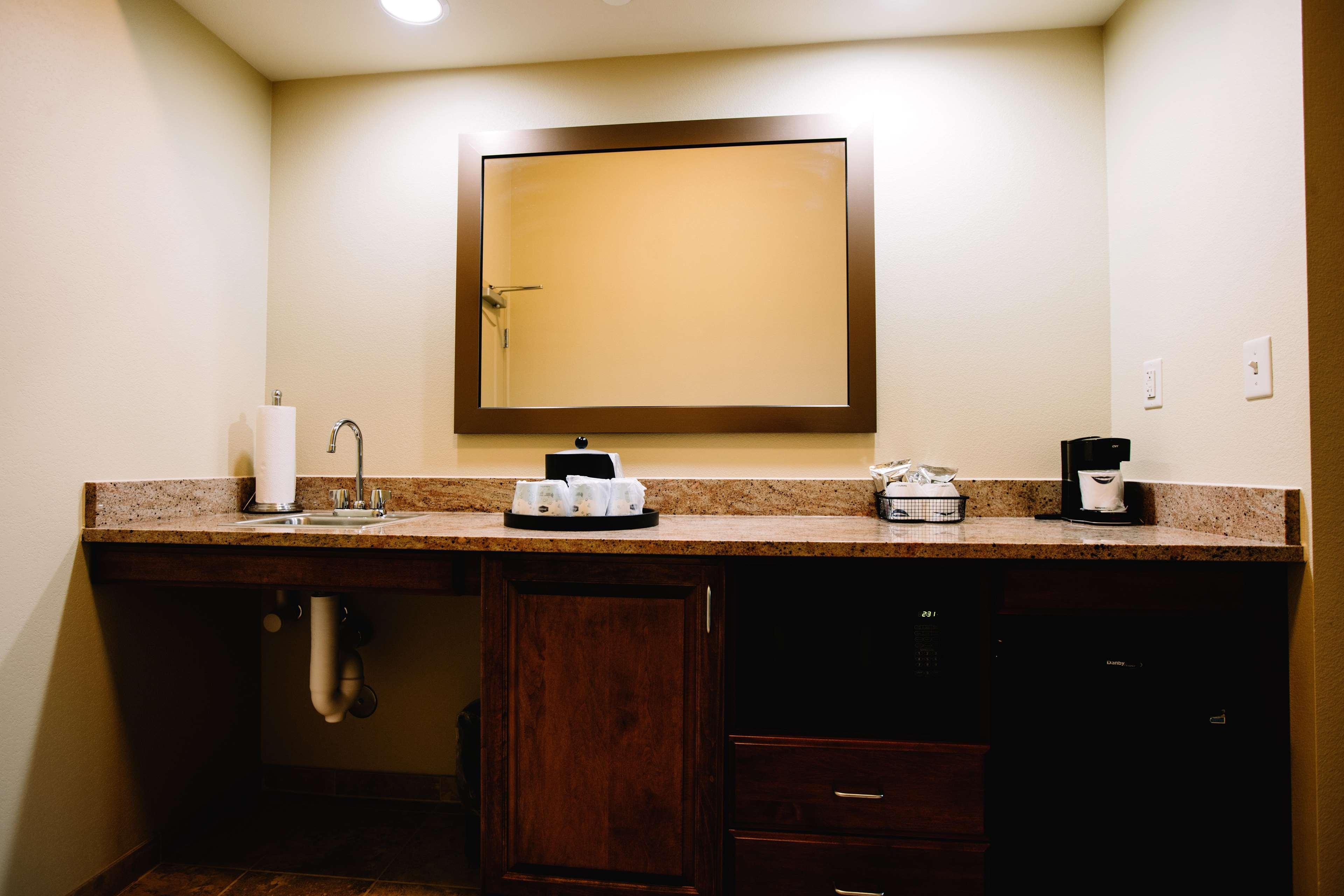 Hampton Inn & Suites Minot Esterno foto