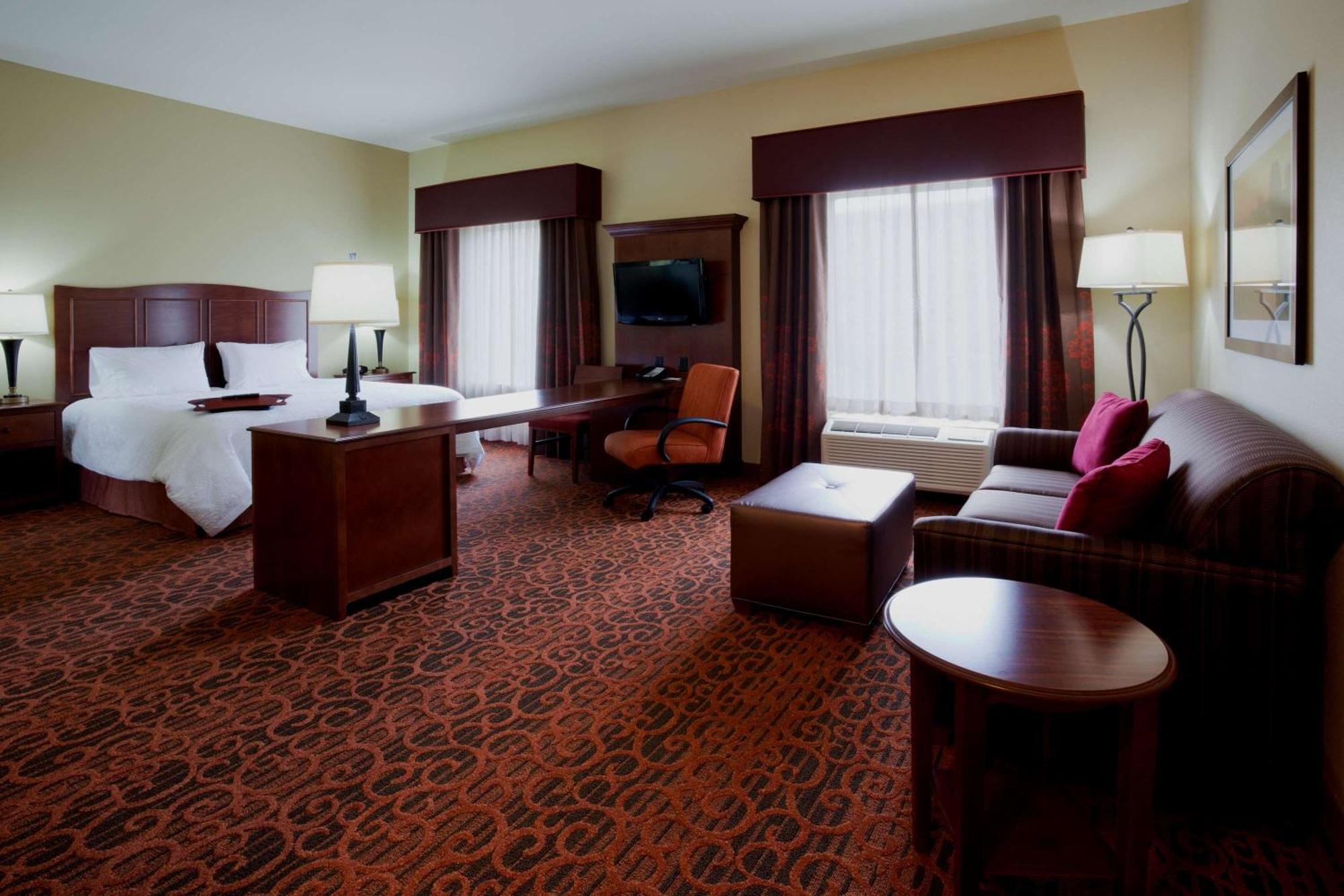 Hampton Inn & Suites Minot Esterno foto