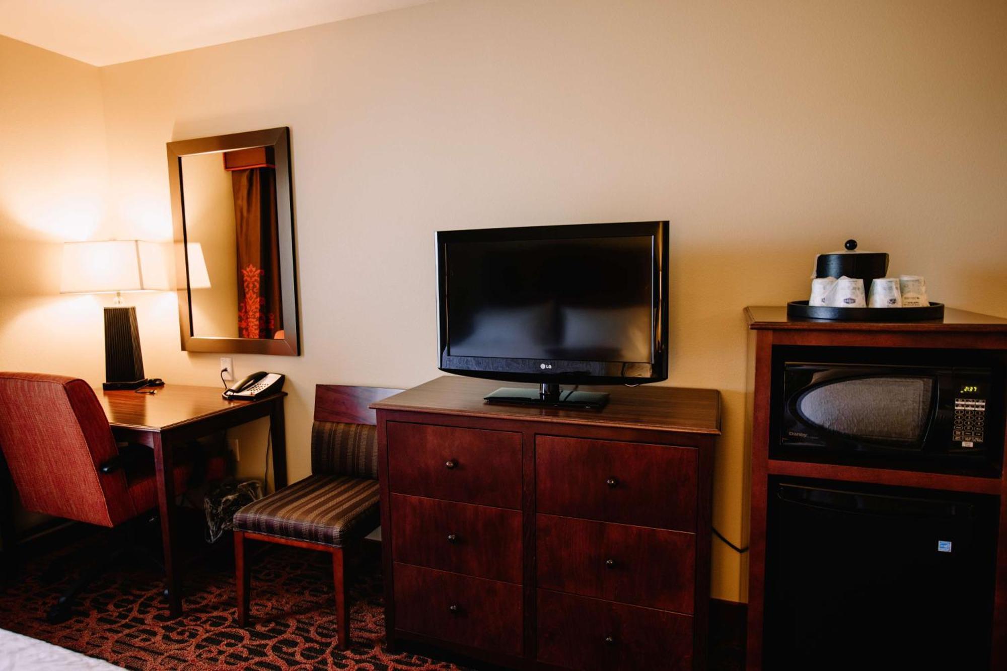 Hampton Inn & Suites Minot Esterno foto